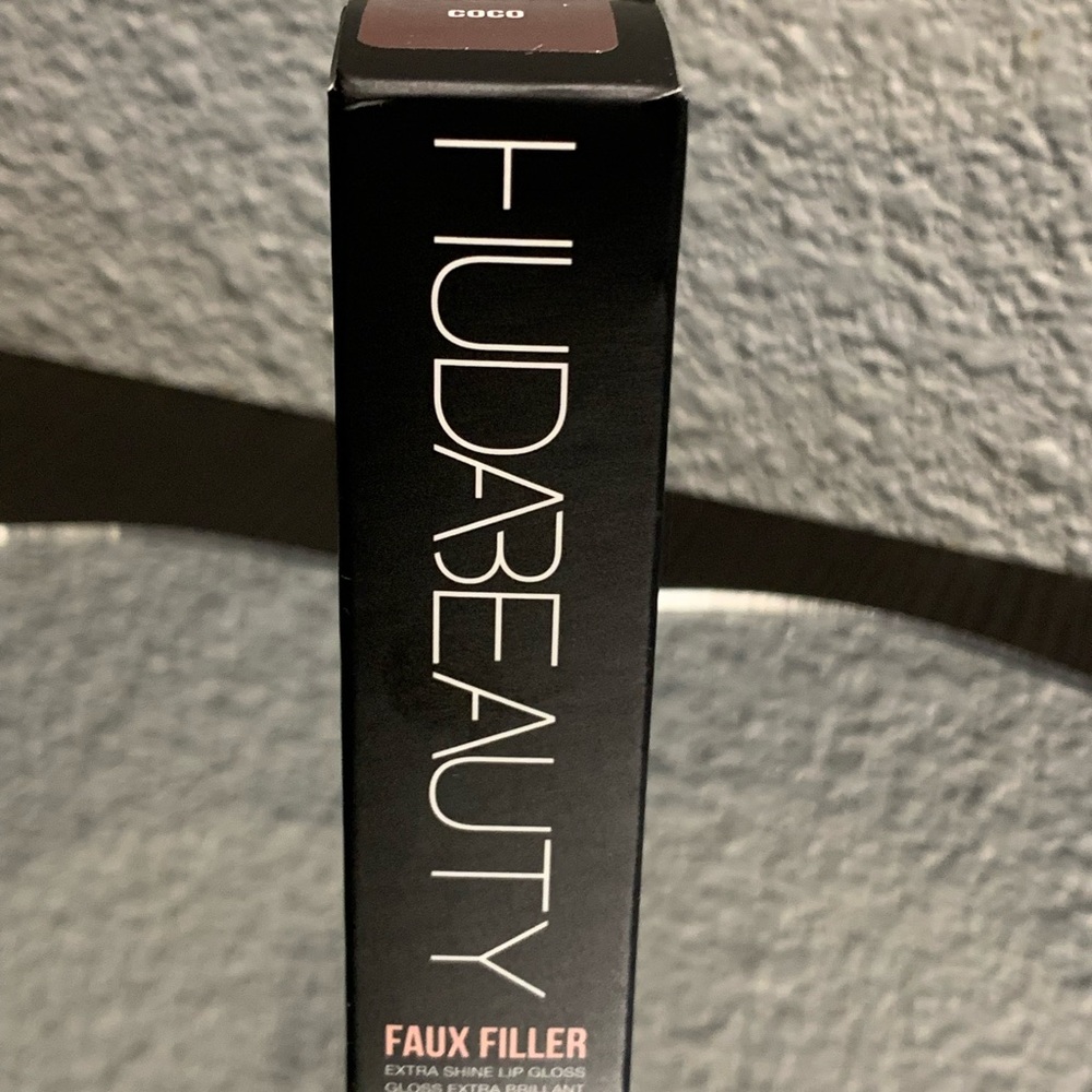 Huda Beauty Faux Filler Extra Shine Lip Gloss COCO